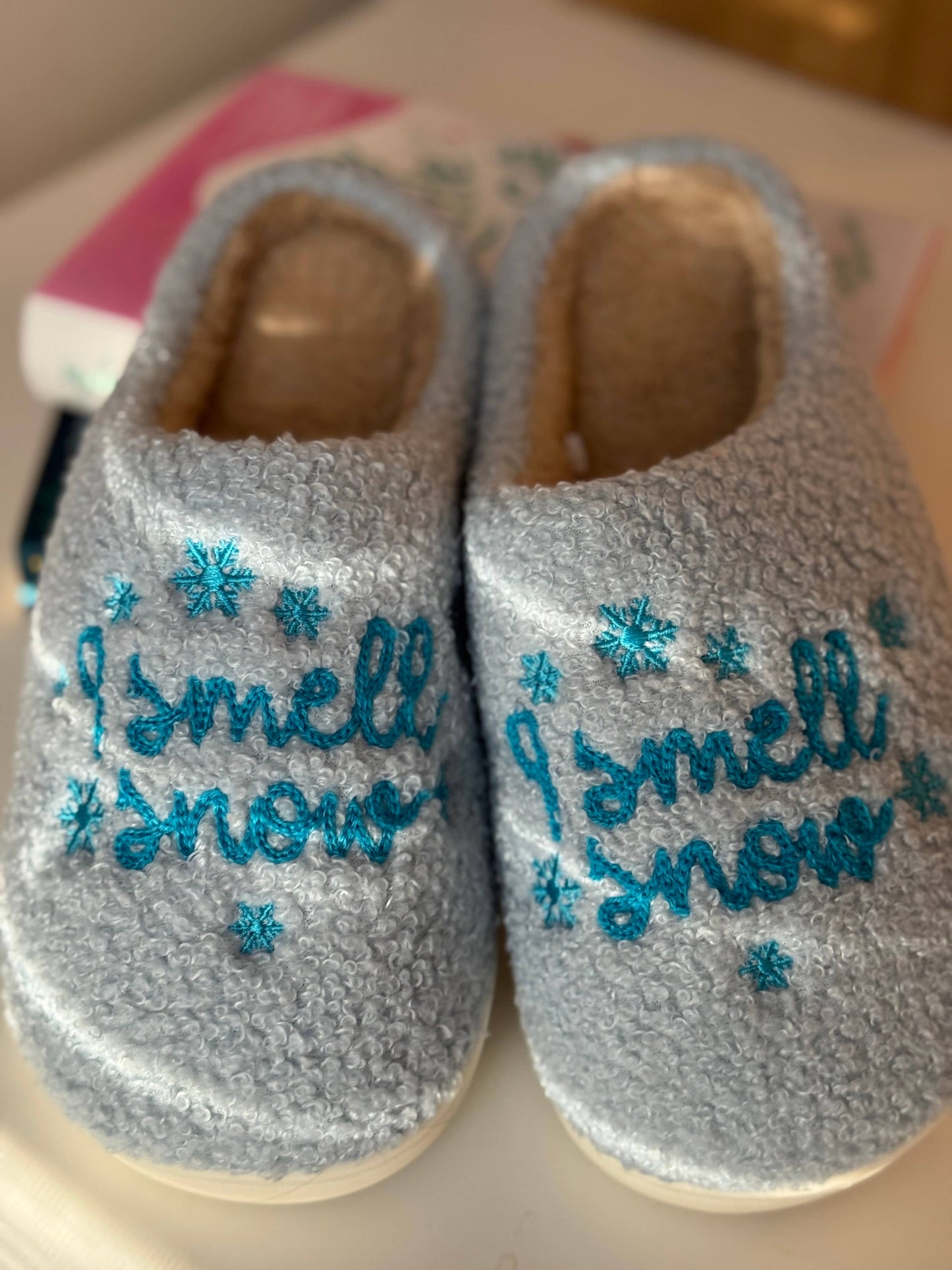 I smell Snow Stars Hallow Plush Slippers