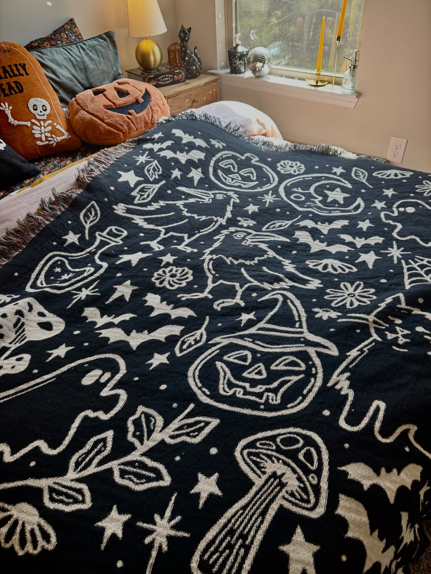 Spooky Witchy Woven Throw Blanket - Vintage Whimsical Halloween Decor