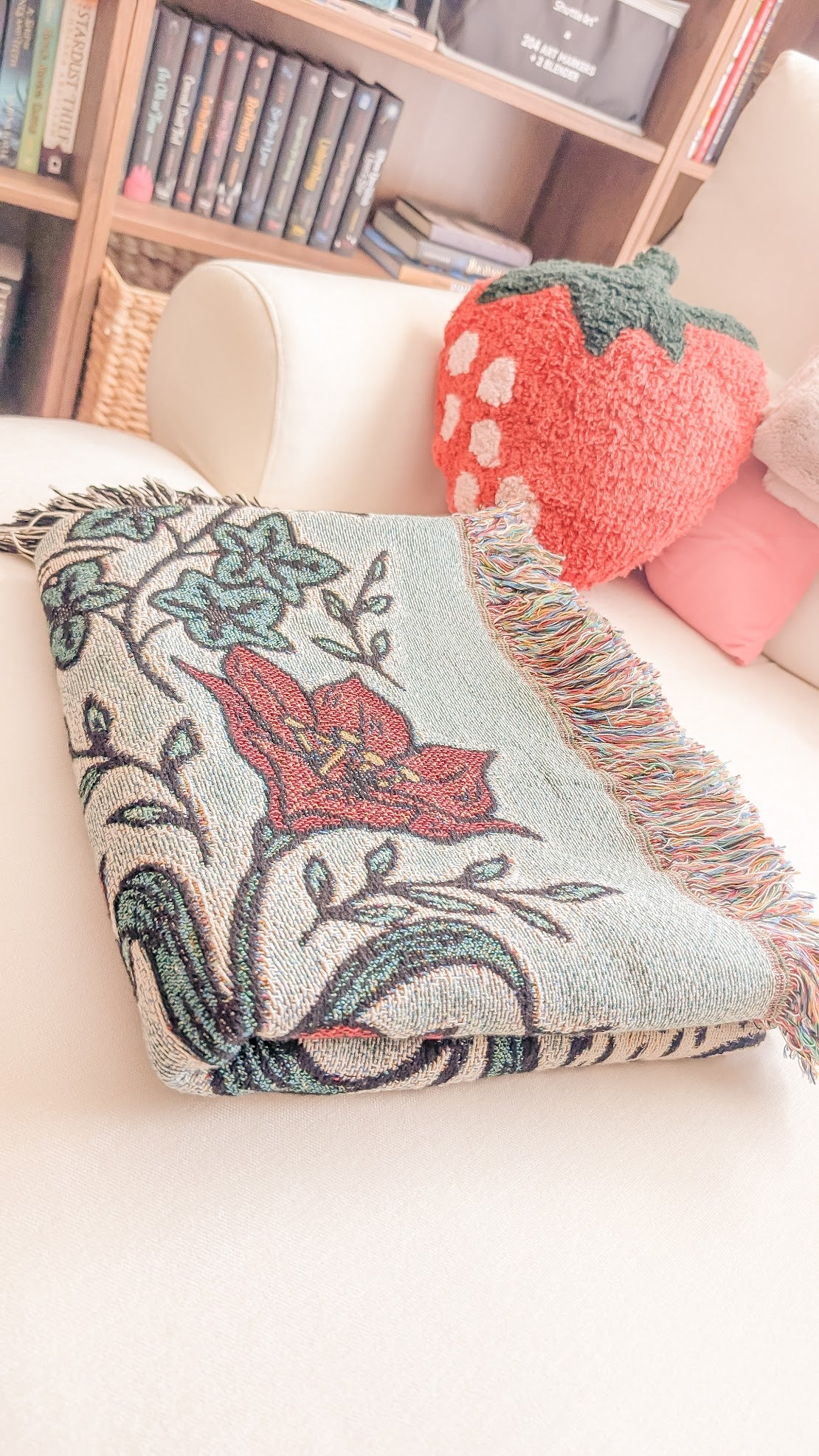 Throne of Glass You Do Not Yield Woven Blanket, Officially Licensed Sarah J Maas Terrasen