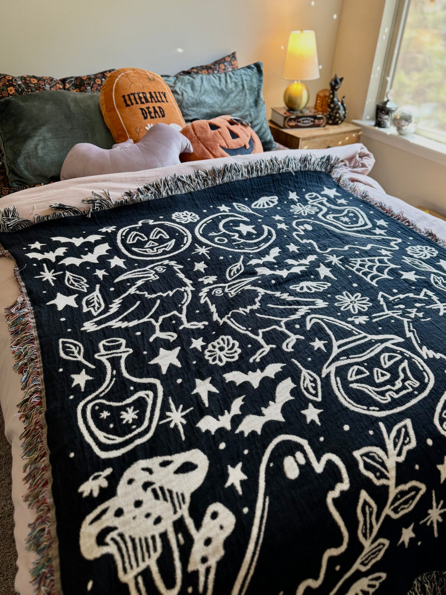 Spooky Witchy Woven Throw Blanket - Vintage Whimsical Halloween Decor