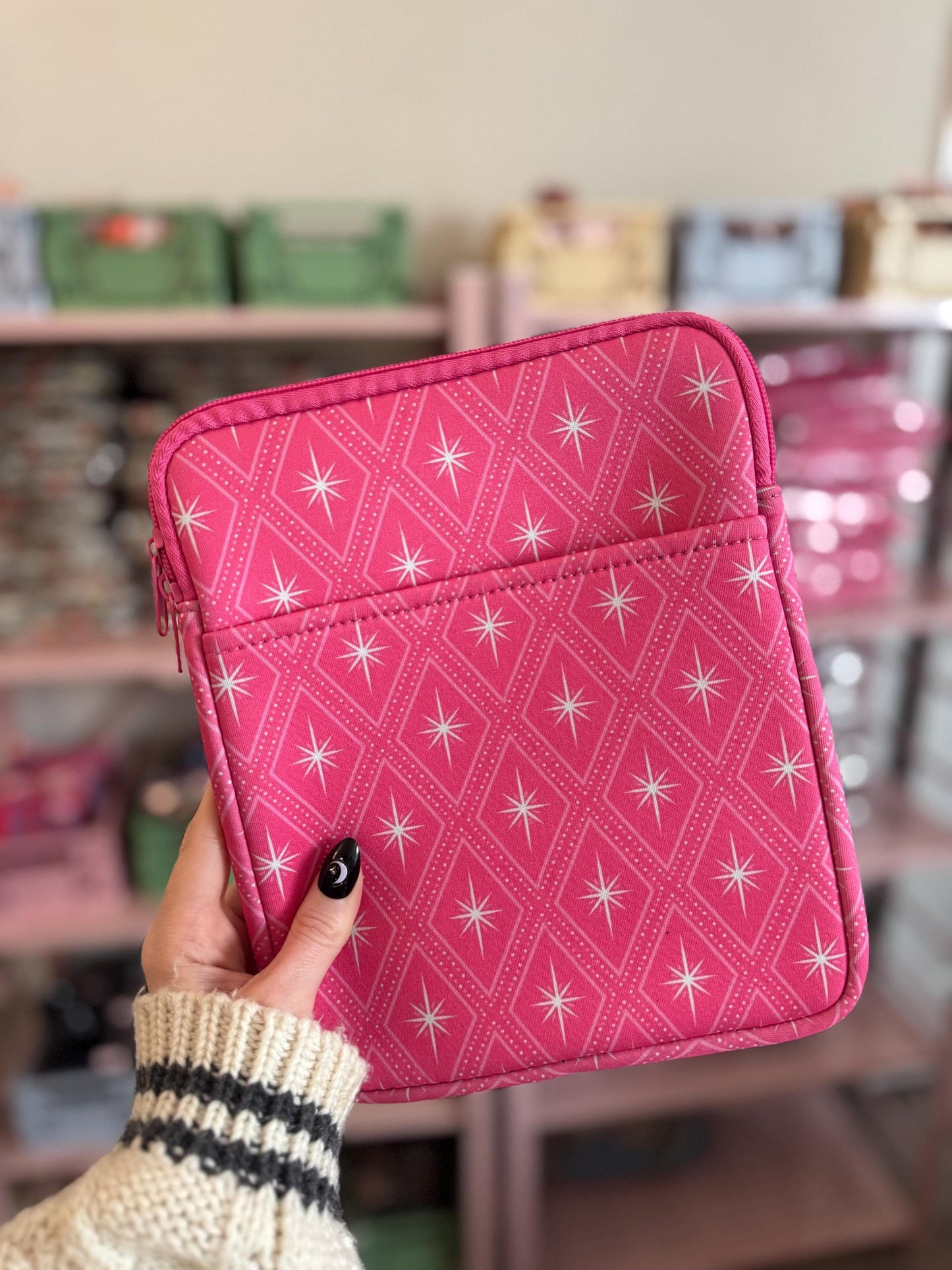 Pink Retro Christmas Book & Kindle Pouch, Medium E-Reader Zip up Book Sleeve, Bookish Gifts