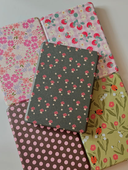 Kindle Case with Printed Back, E-Reader Accessoires, Bookish Gifts, Cute Kindle Case with Hand Strap, Auto Wake and Magnetic