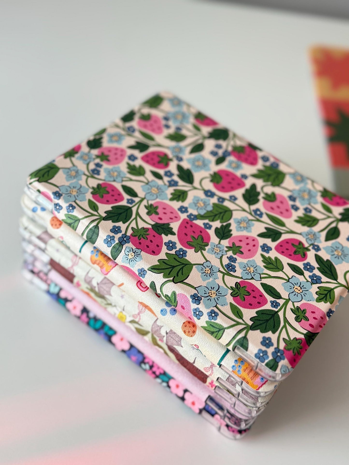 Kindle Case with Clear Back, E-Reader Accessoires, Bookish Gifts, Cute Kindle Case with Hand Strap