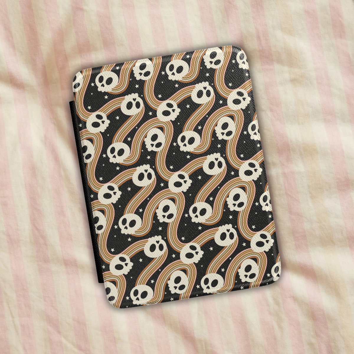 Spooky Cute Groovy Skulls kindle case