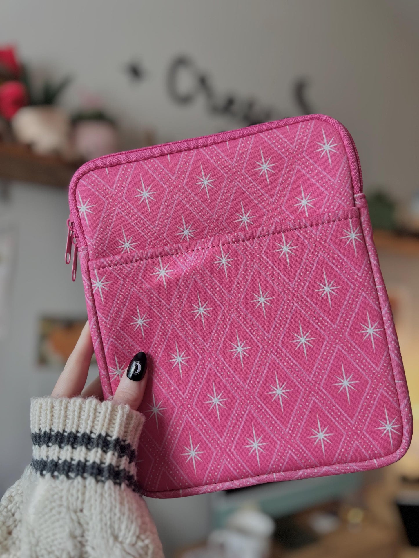 Pink Retro Christmas Book & Kindle Pouch, Medium E-Reader Zip up Book Sleeve, Bookish Gifts