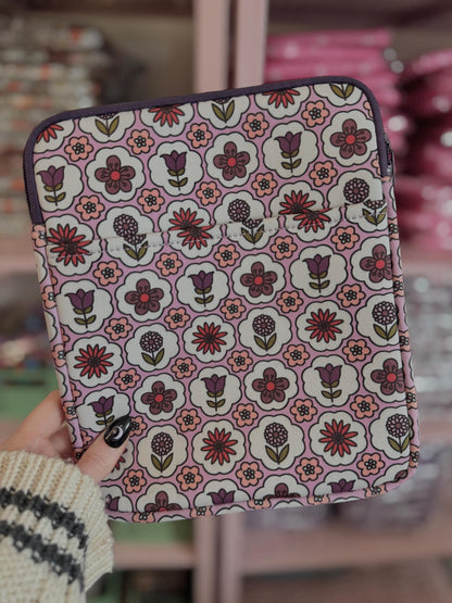 Trendy Retro Floral Book & Kindle Pouch, Medium E-Reader Zip up Book Sleeve, Bookish Gifts