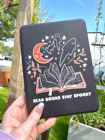 Read Books Stay Spooky Kindle Case