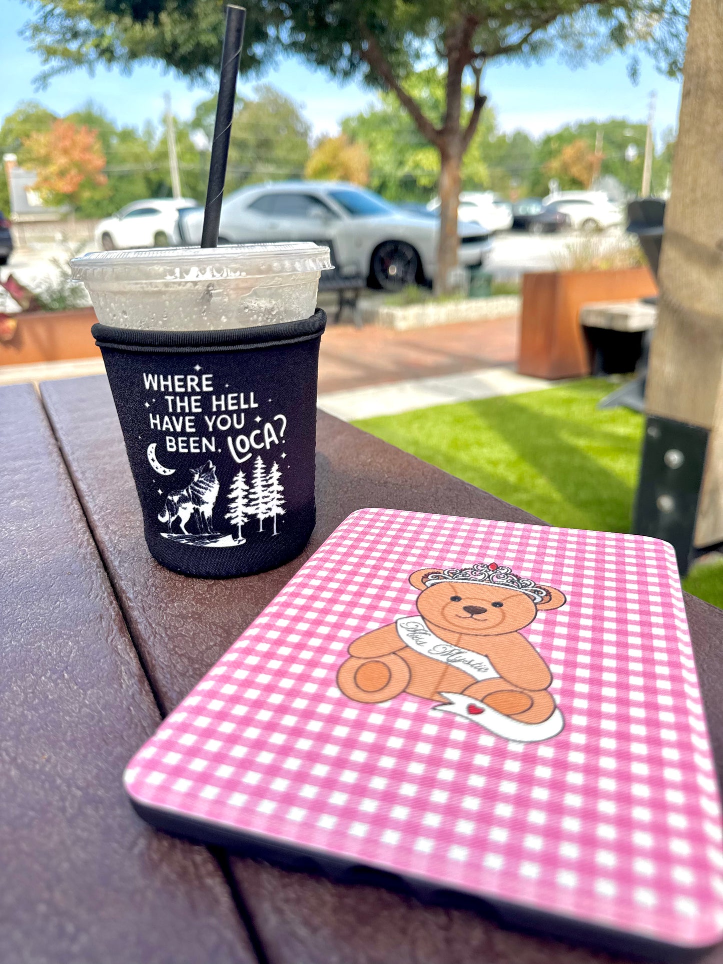 Bella Loca Hoa Hoa Iced Coffee Sleeve