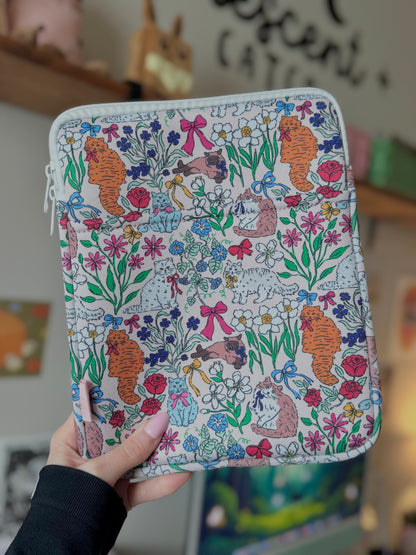 Vintage Cats & Bows Book & Kindle Pouch, Medium E-Reader Zip up Book Sleeve