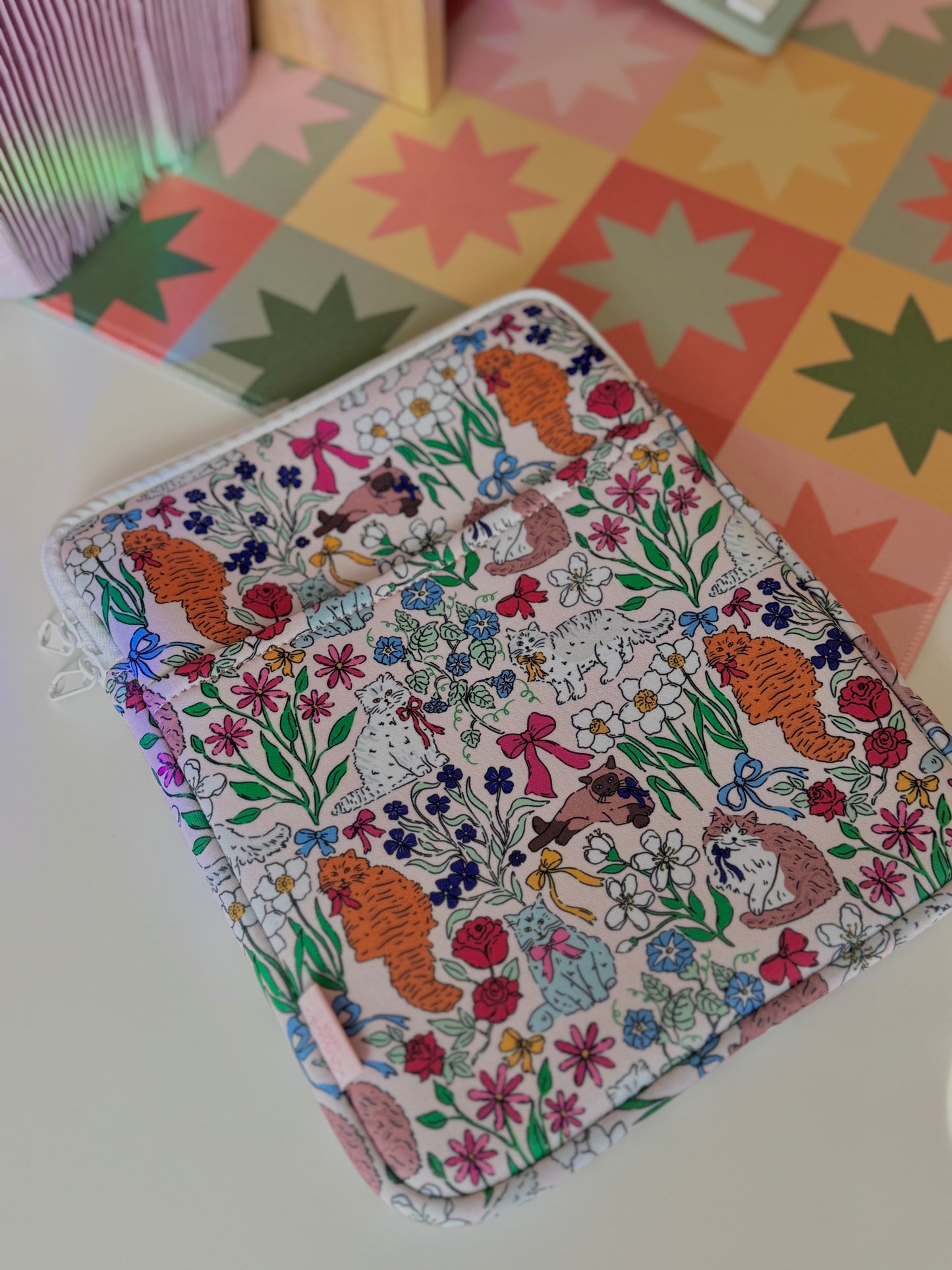 Vintage Cats & Bows Book & Kindle Pouch, Medium E-Reader Zip up Book Sleeve