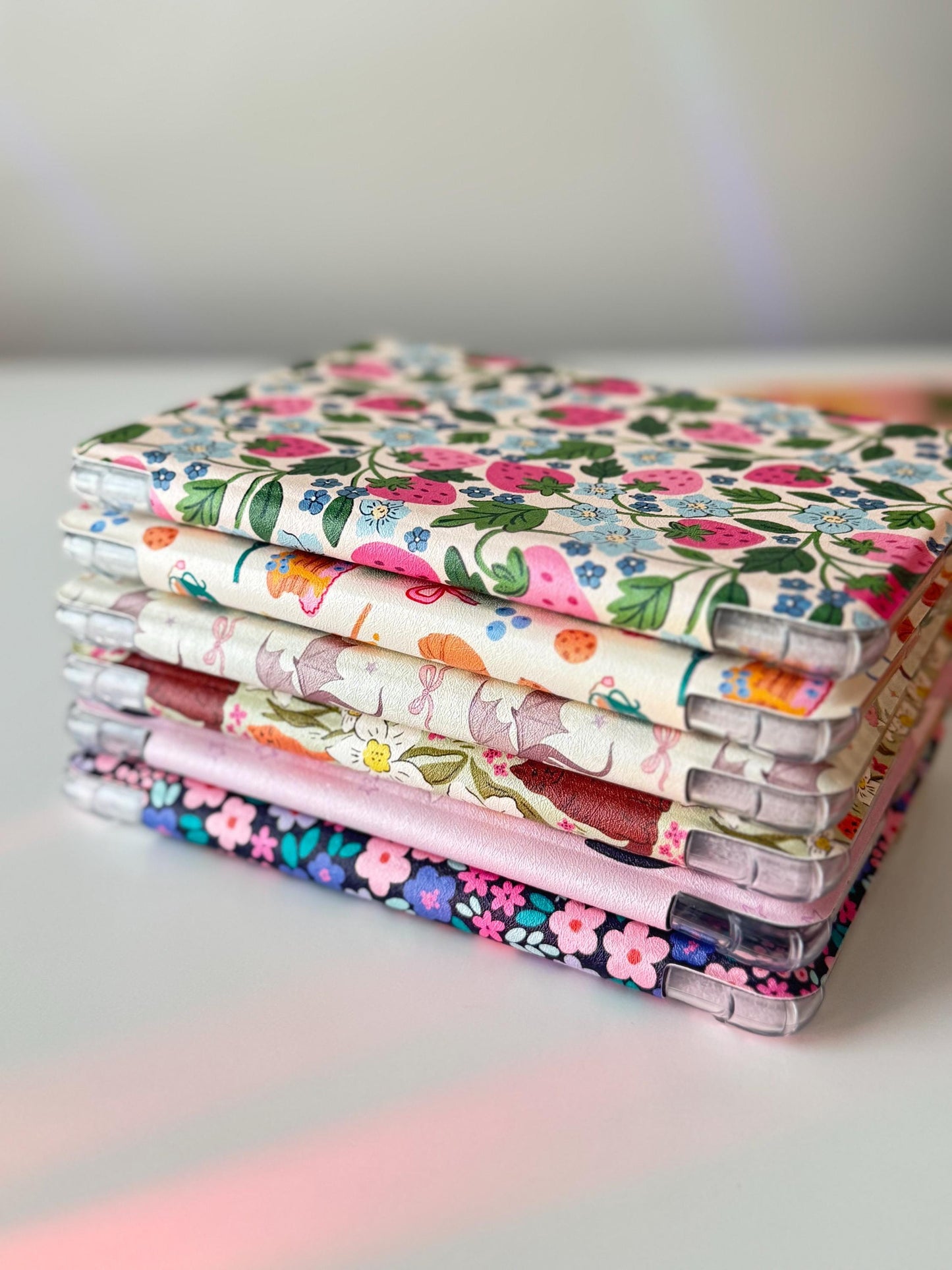 Kindle Case with Clear Back, E-Reader Accessoires, Bookish Gifts, Cute Kindle Case with Hand Strap