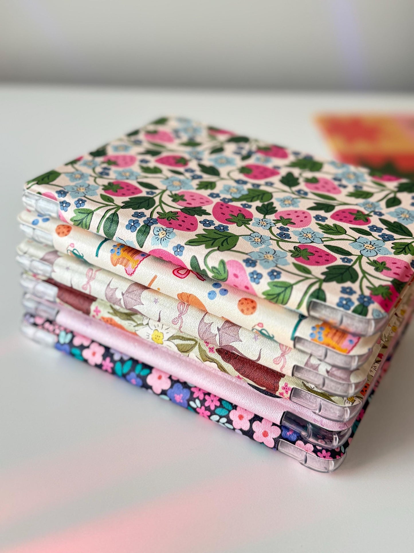 Kindle Case with Clear Back, E-Reader Accessoires, Bookish Gifts, Cute Kindle Case with Hand Strap