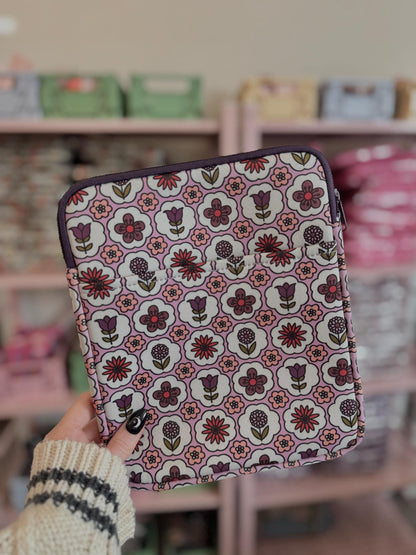 Trendy Retro Floral Book & Kindle Pouch, Medium E-Reader Zip up Book Sleeve, Bookish Gifts