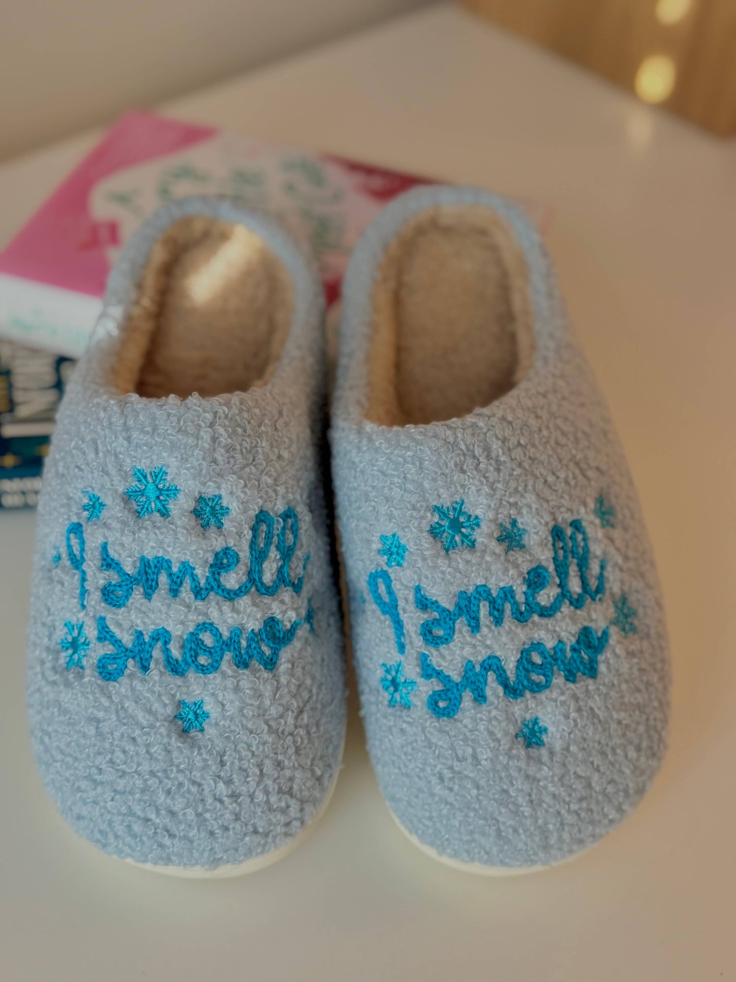 I smell Snow Stars Hallow Plush Slippers