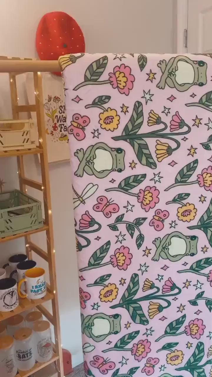 Froggy Spring Plush Blanket | Cottagecore Frog and Flower Cozy Throw Blanket | Fairycore Reading Blanket | Trendy Spring bedroomDecor